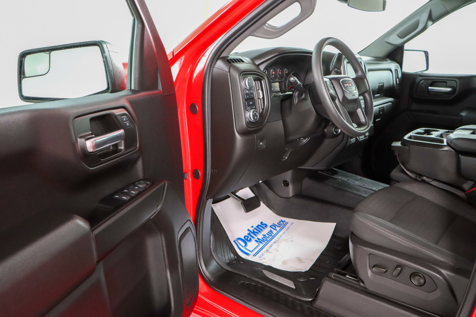 Used 2024 GMC Sierra 1500 Pro w/ Pro Value Package image 3