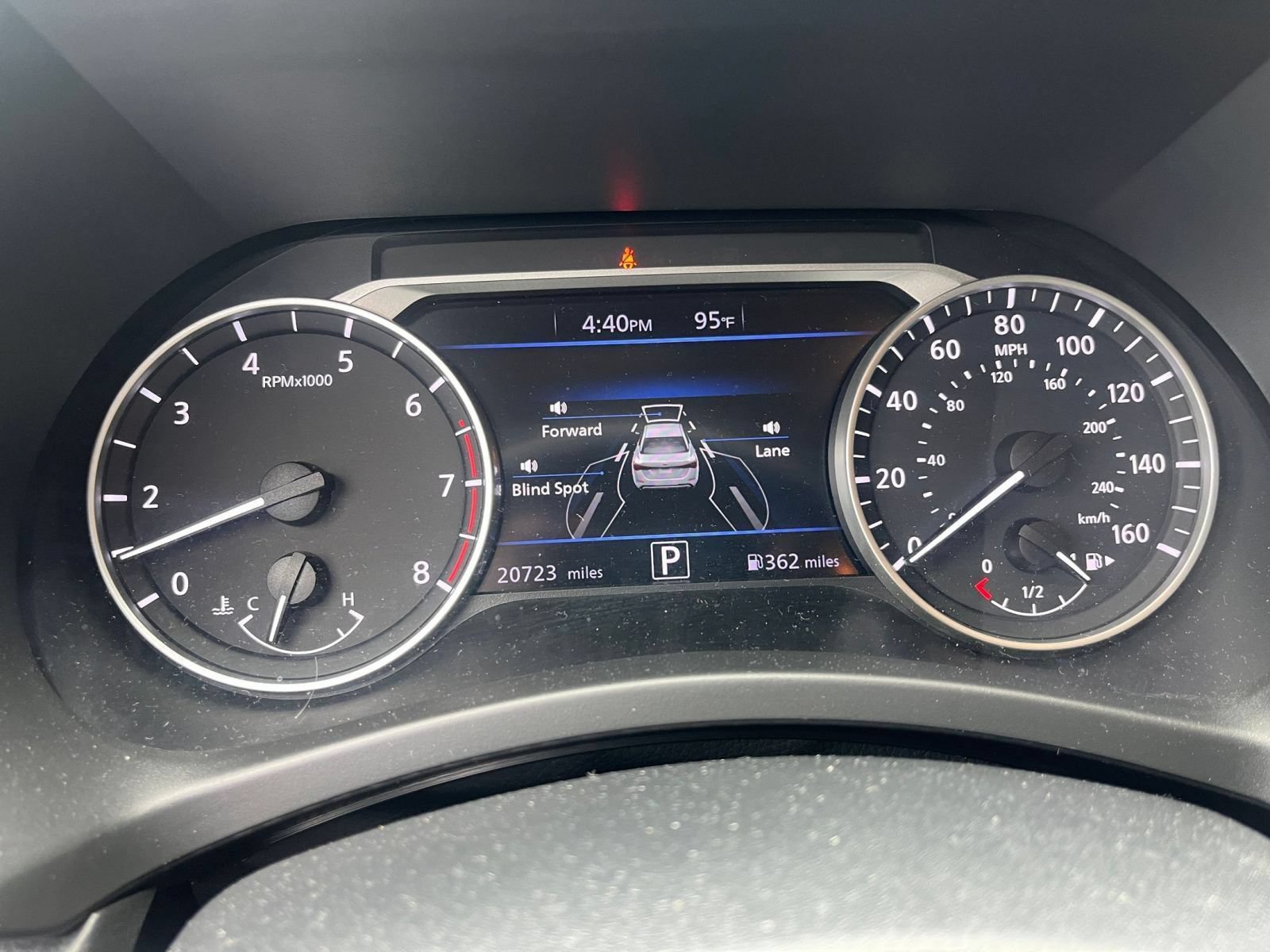 Used 2025 Nissan Sentra SV FWD image 41
