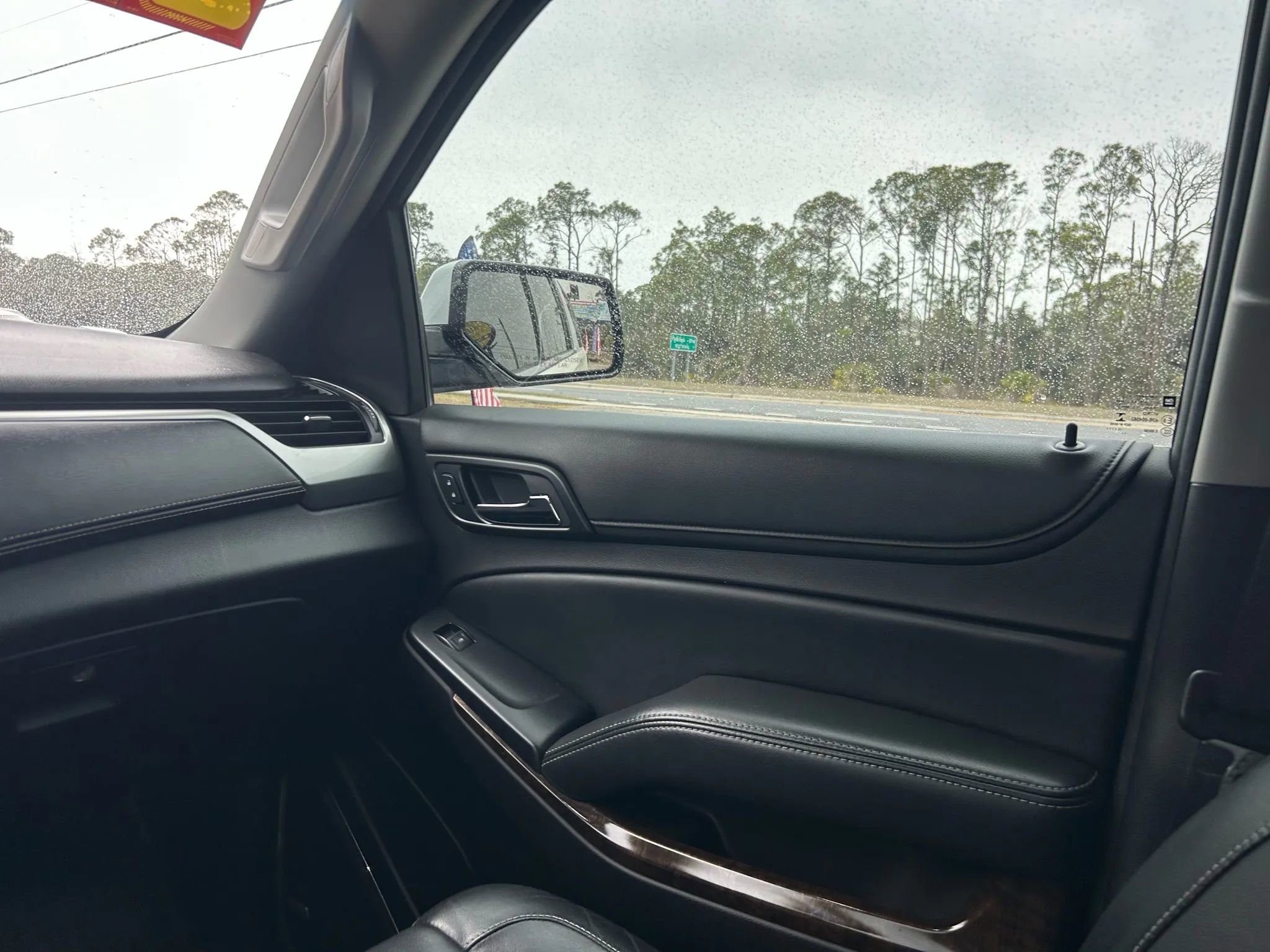 Used 2016 Chevrolet Suburban LT image 14