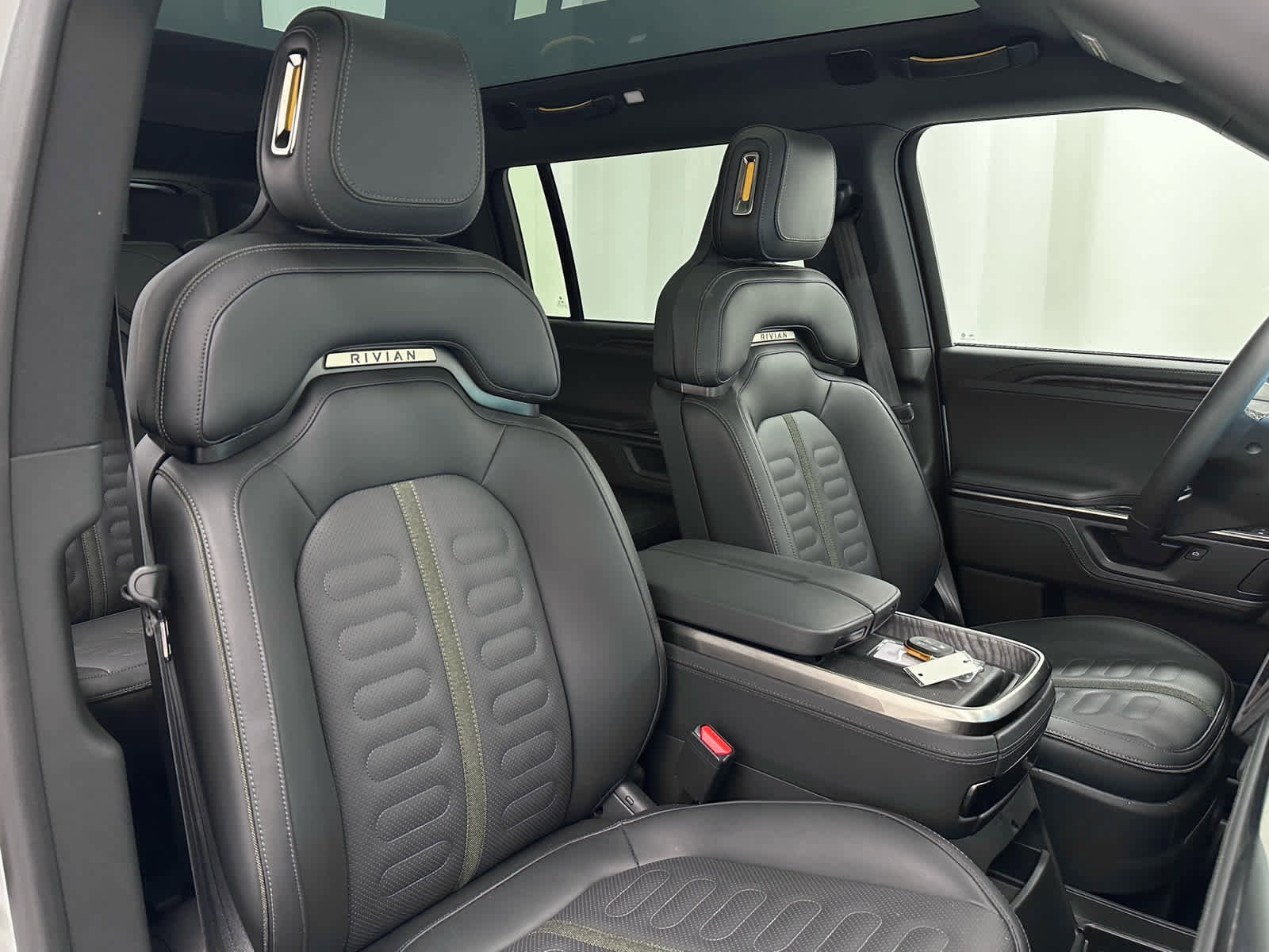 Used 2026 Rivian R1S Adventure image 20