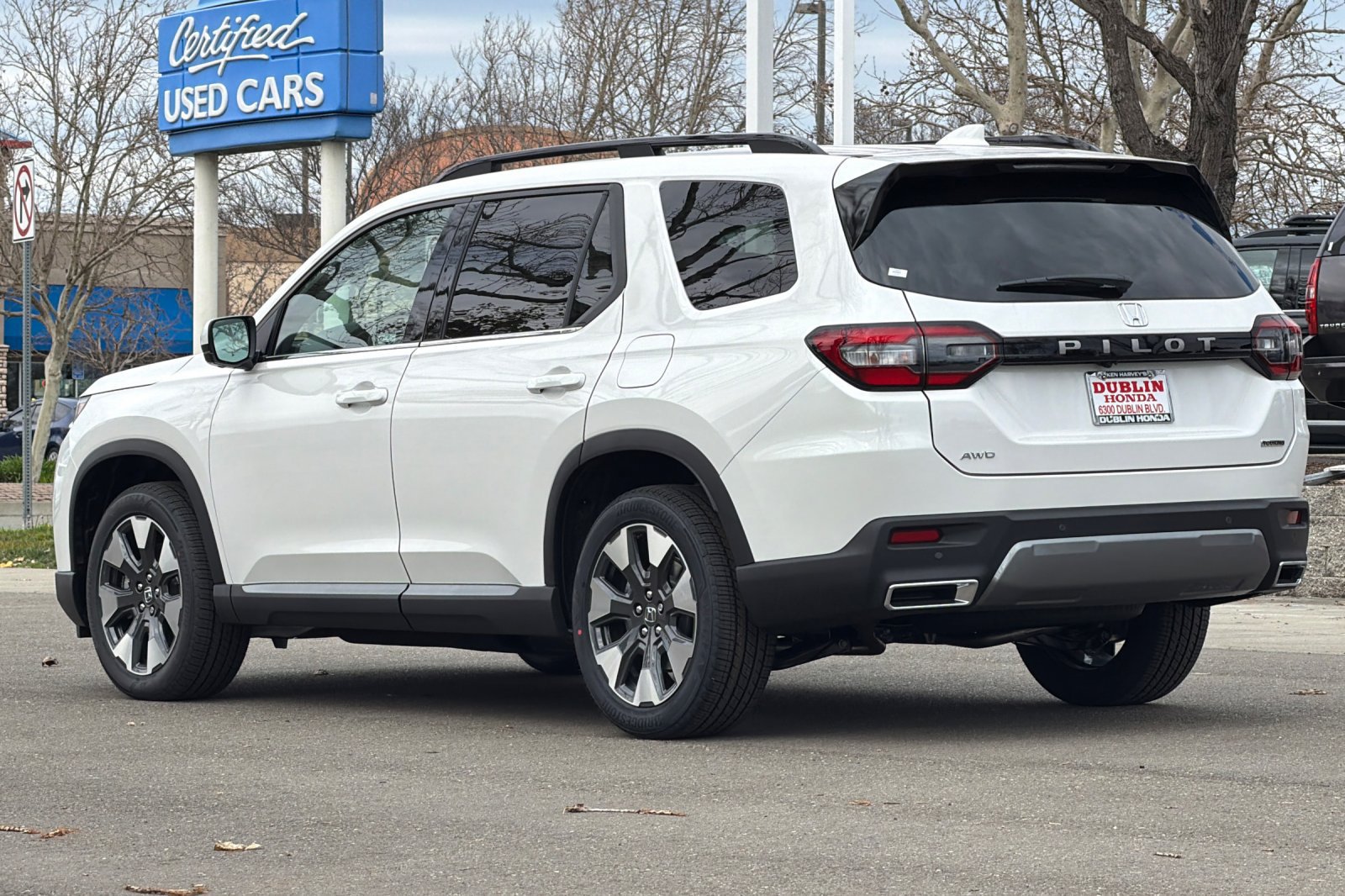 New 2026 Honda Pilot Touring image 6