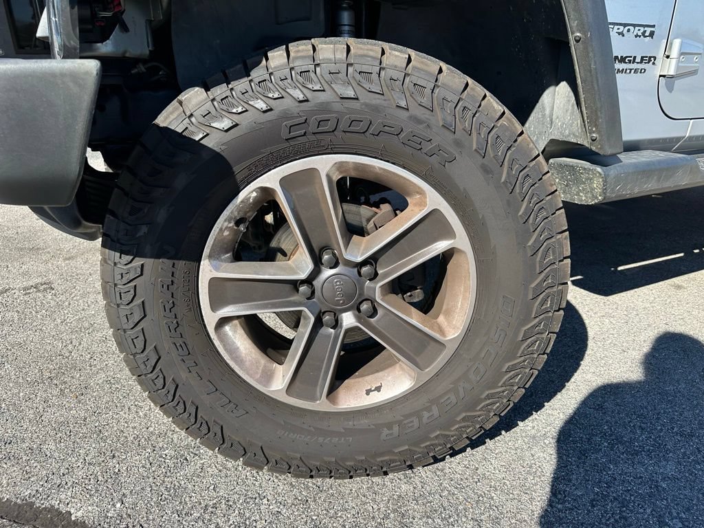 Used 2011 Jeep Wrangler Unlimited Sport AWD/4WD image 29