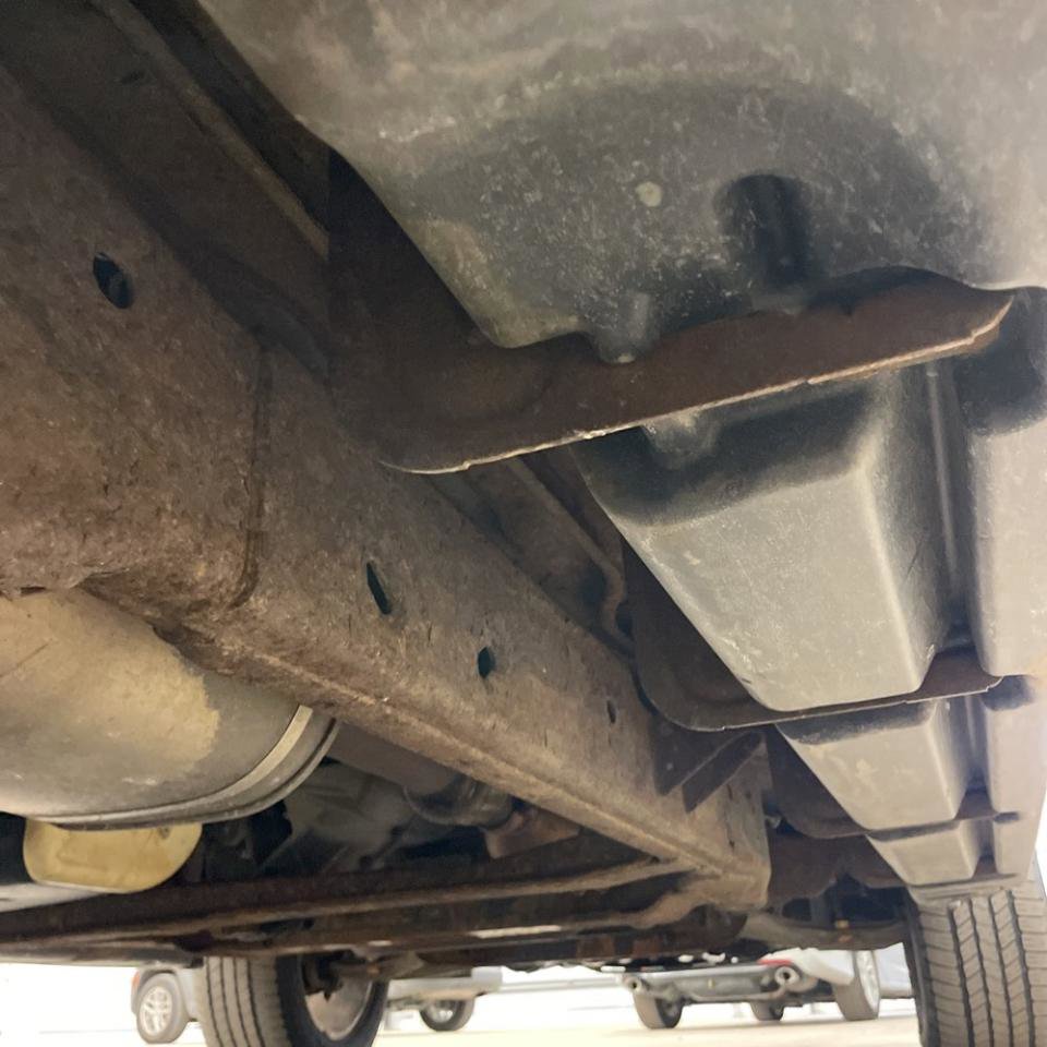 Used 2011 Chevrolet Avalanche LT AWD/4WD image 22