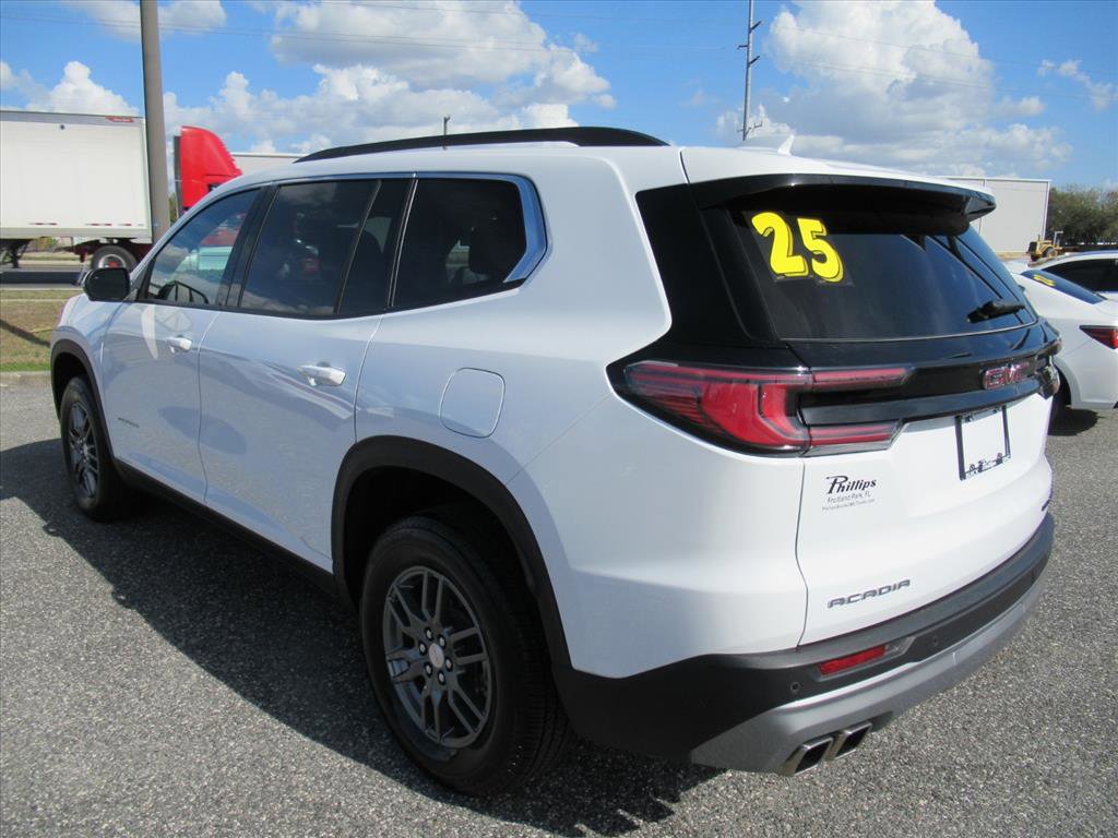 Used 2025 GMC Acadia Elevation FWD image 5
