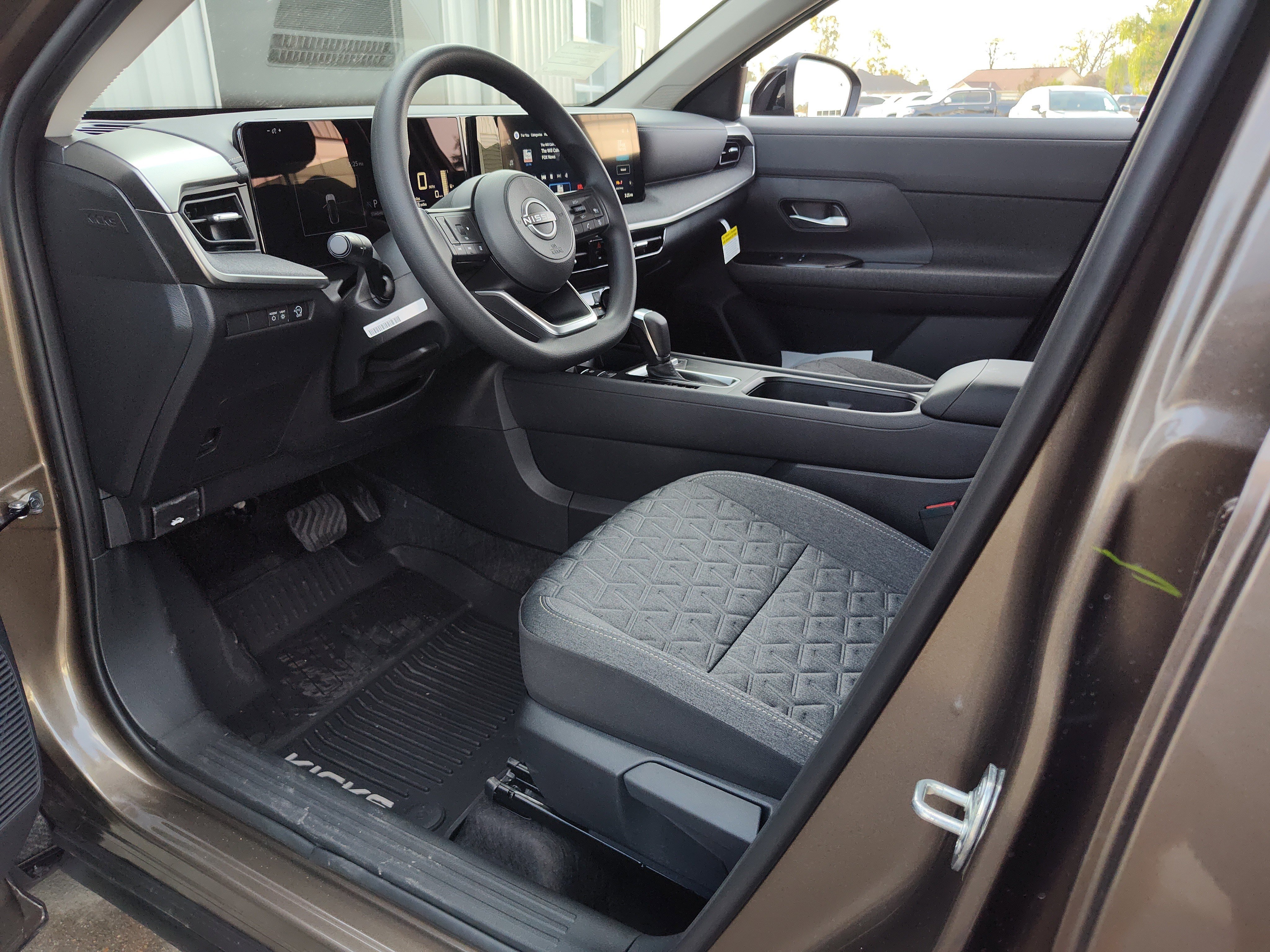 New 2026 Nissan Kicks SV w/ SV Premium Package image 2