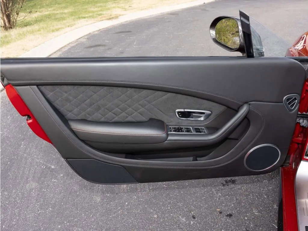 Used 2018 Bentley Continental GT Supersports image 20