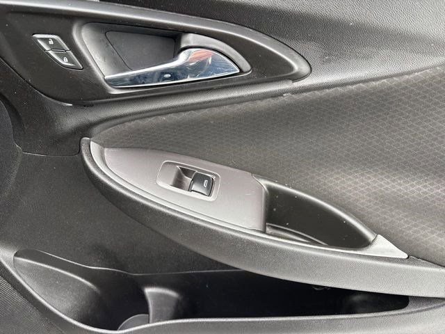 Used 2020 Chevrolet Malibu RS image 38