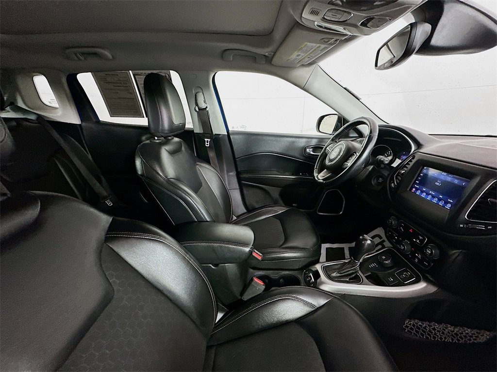 Used 2018 Jeep Compass Latitude w/ Popular Equipment Group image 28