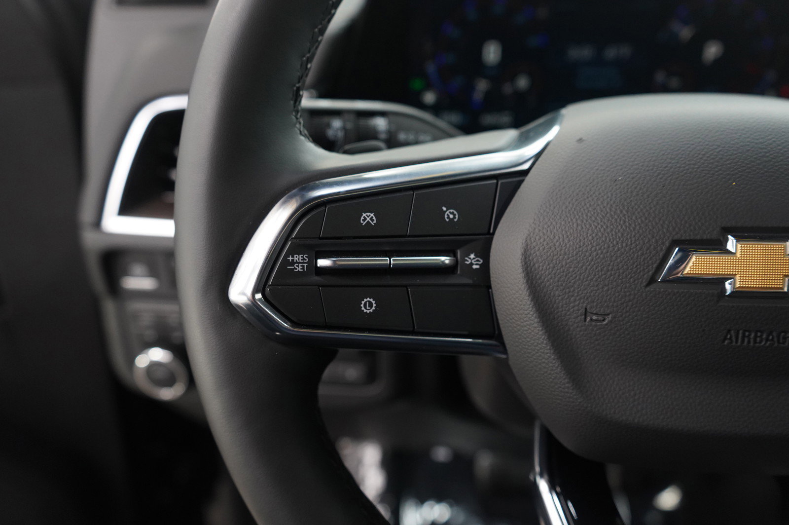 Used 2025 Chevrolet Suburban Premier image 18