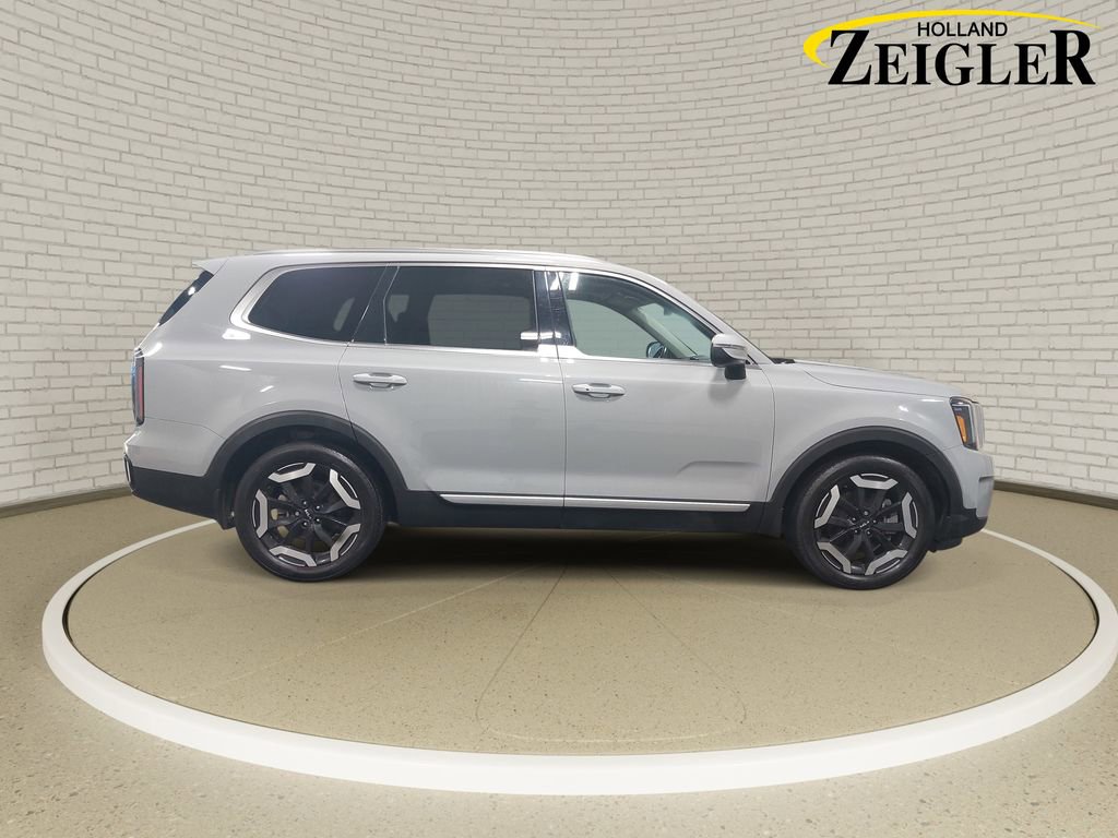 Used 2023 Kia Telluride EX AWD/4WD image 4