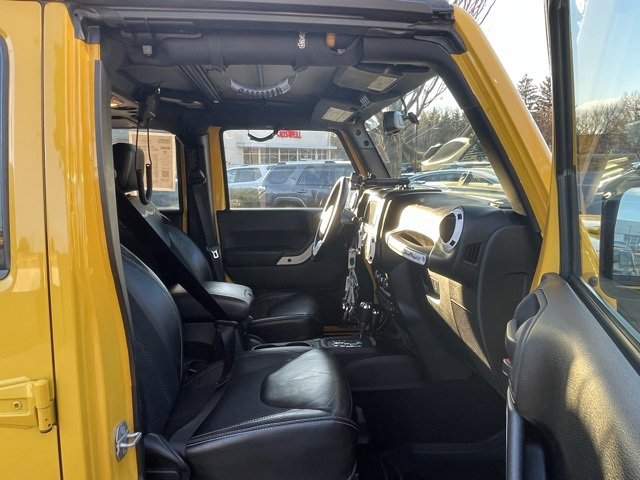 Used 2015 Jeep Wrangler Unlimited Sahara image 24