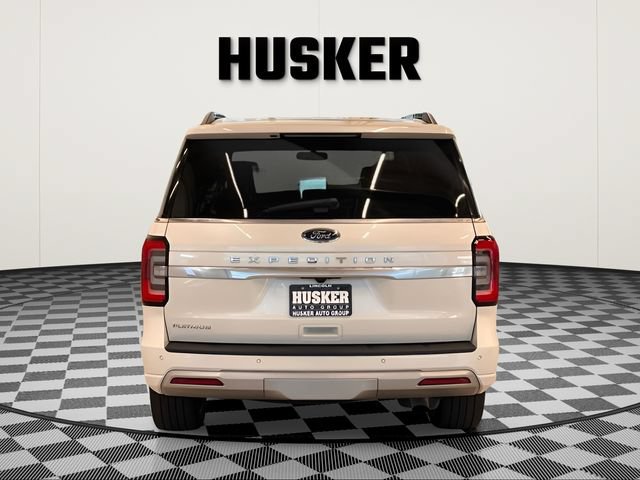 Used 2024 Ford Expedition Platinum AWD/4WD image 3