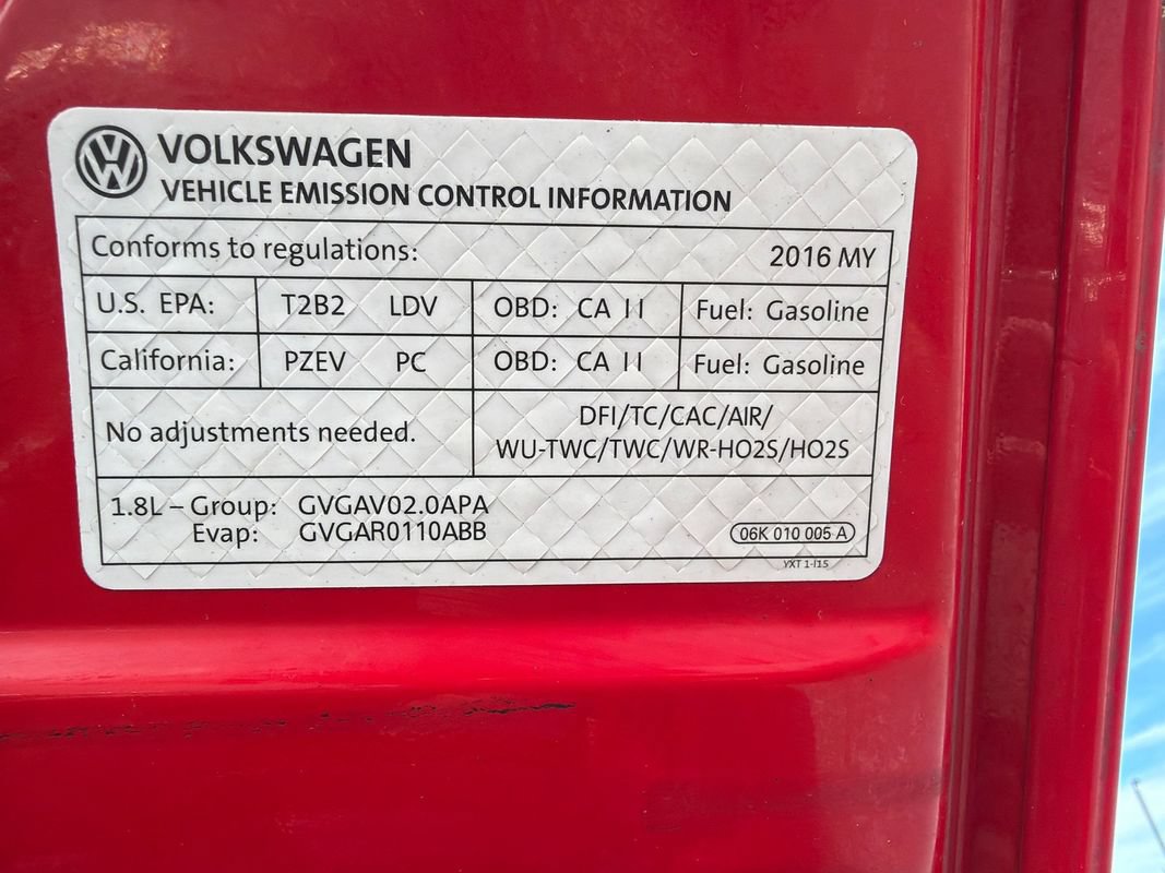 Used 2016 Volkswagen Golf S FWD image 27