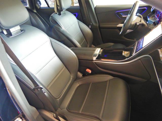 Used 2024 Mercedes-Benz GLC 300 4MATIC image 17