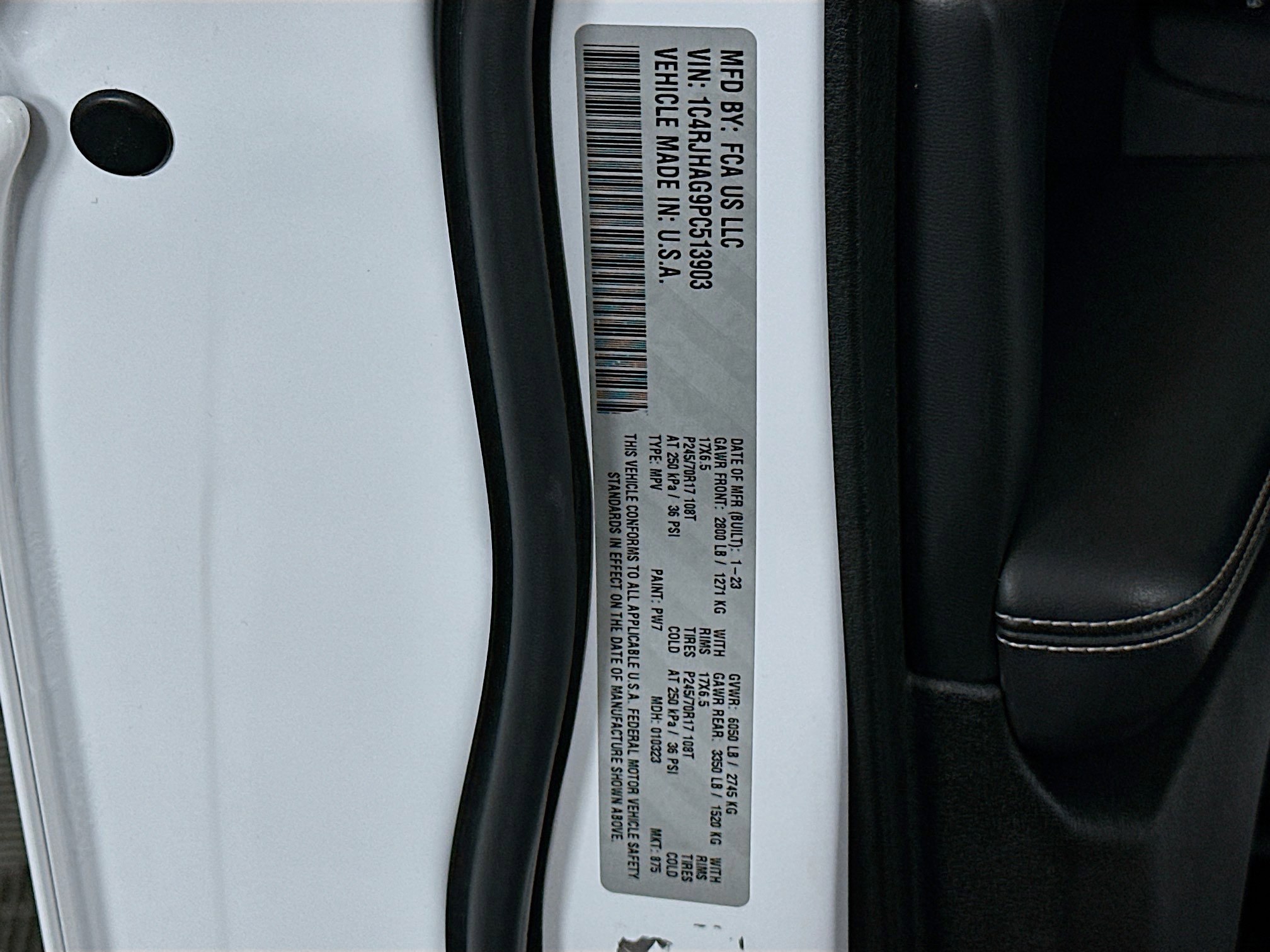 Used 2023 Jeep Grand Cherokee Laredo w/ Luxury Tech Group I AWD/4WD image 12