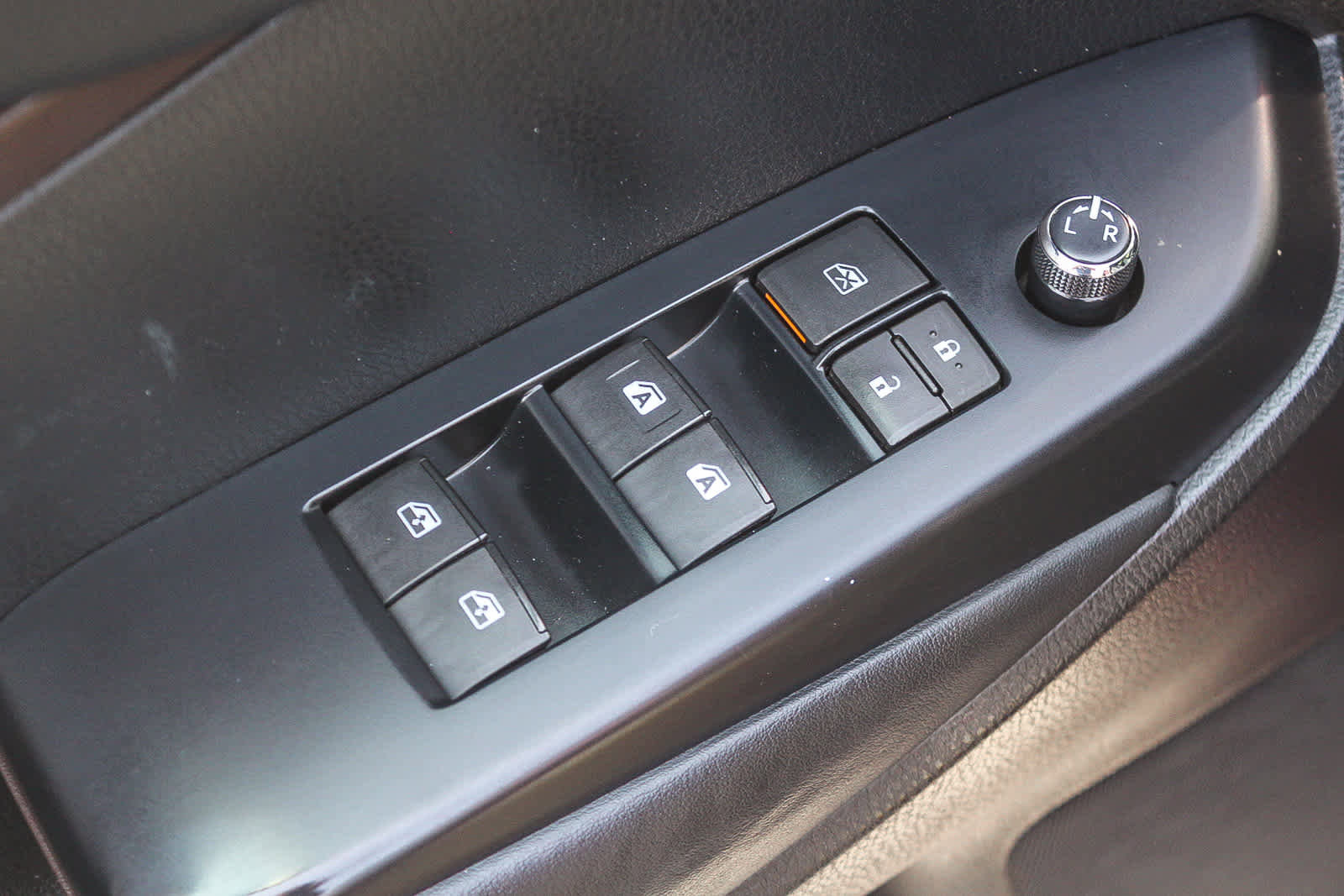 Used 2015 Toyota Highlander XLE AWD/4WD image 22