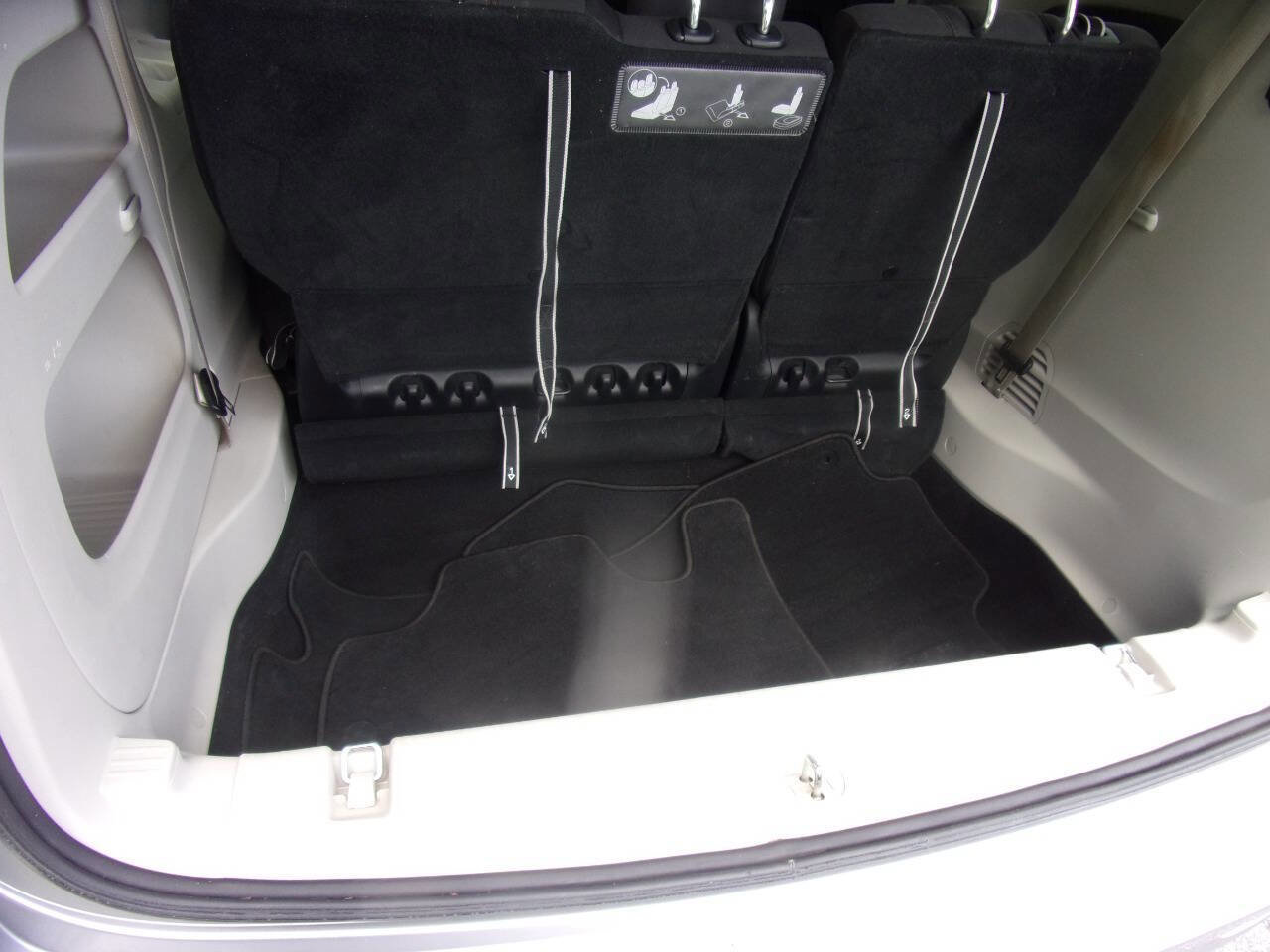 Used 2017 Chrysler Pacifica Touring image 18