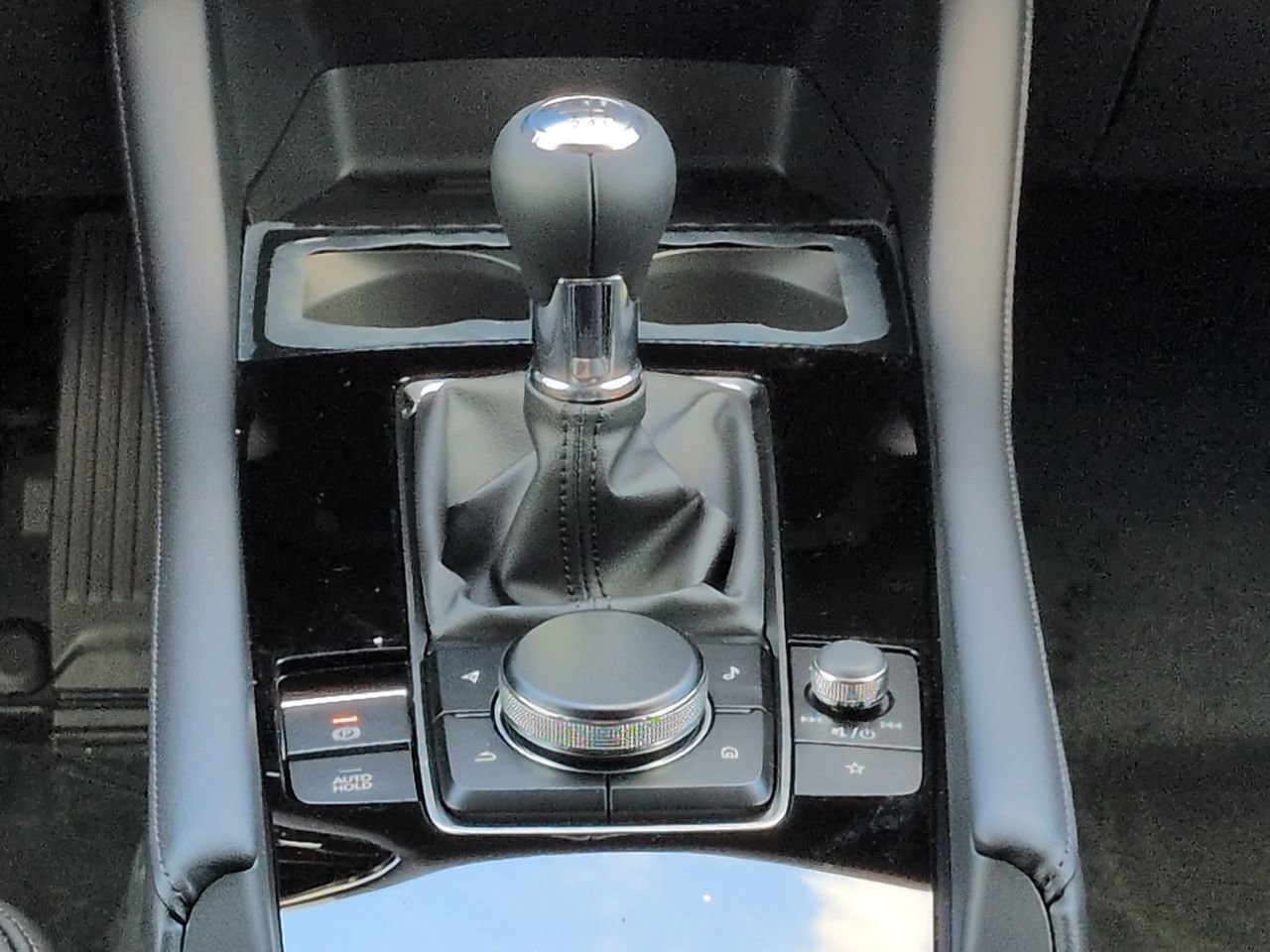 New 2026 MAZDA MAZDA3 2.5 S Hatchback w/ Premium Pkg FWD image 18