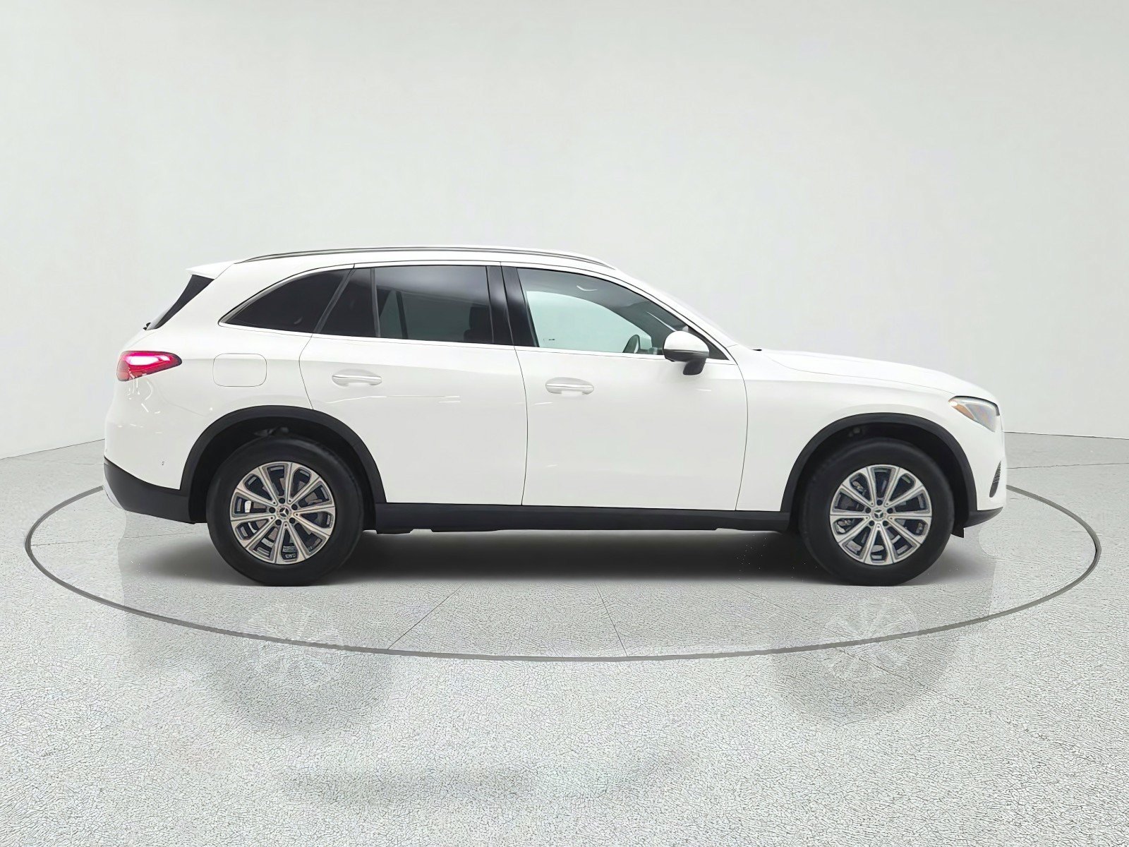 Certified 2026 Mercedes-Benz GLC 300 image 4