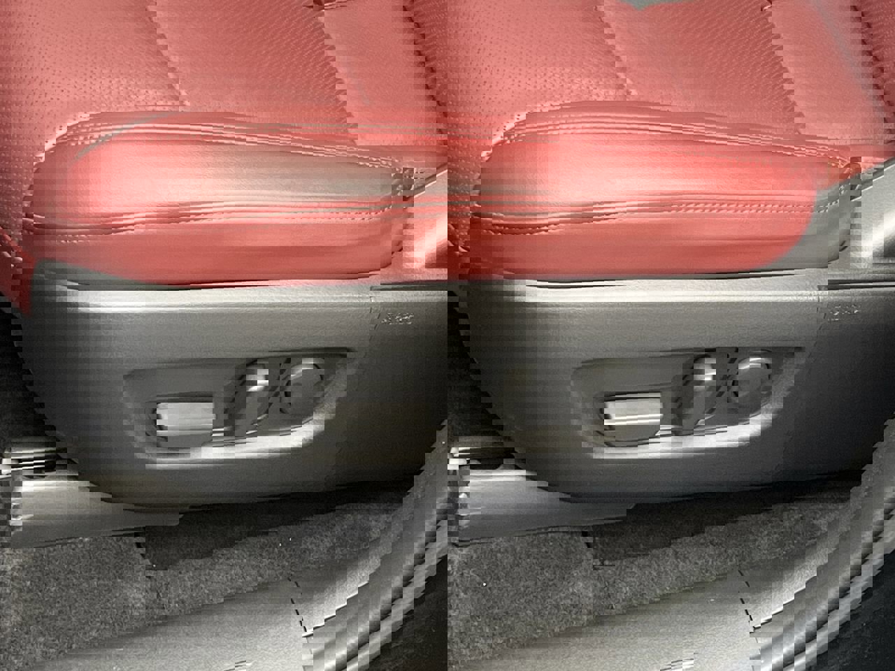 Certified 2025 MAZDA CX-70 3.3 Turbo w/ Premium Plus Pkg image 12