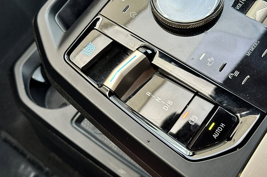 Used 2023 BMW iX xDrive50 w/ Sport Package image 24