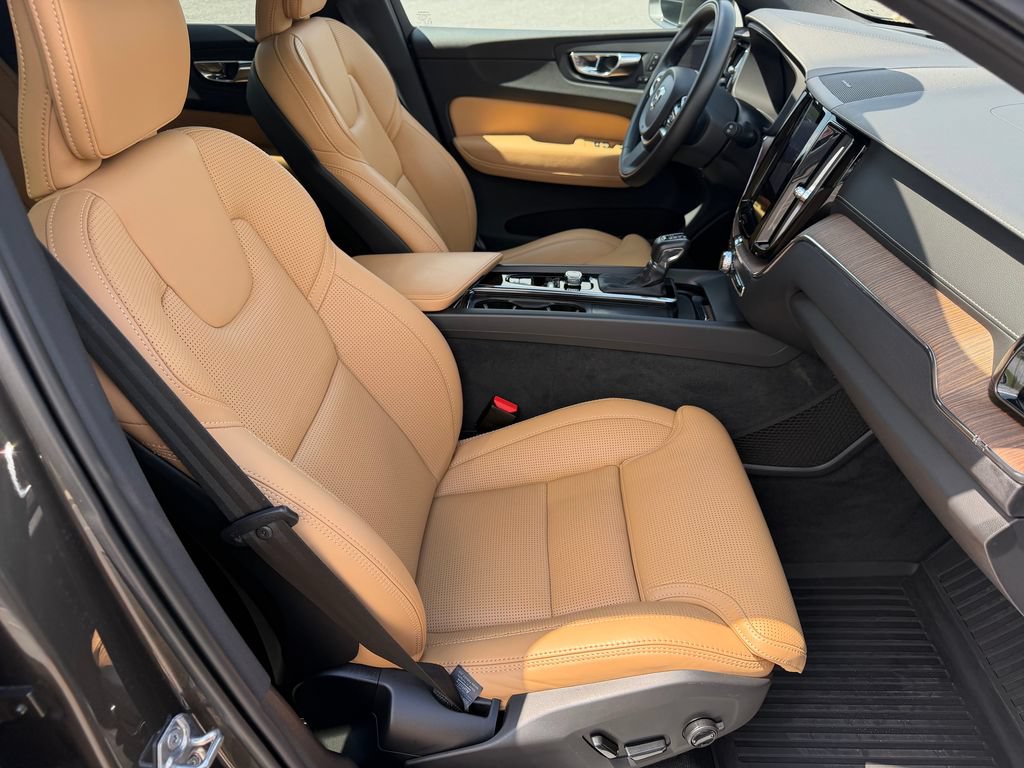 Used 2021 Volvo XC60 T5 Inscription w/ Advanced Package AWD/4WD image 15