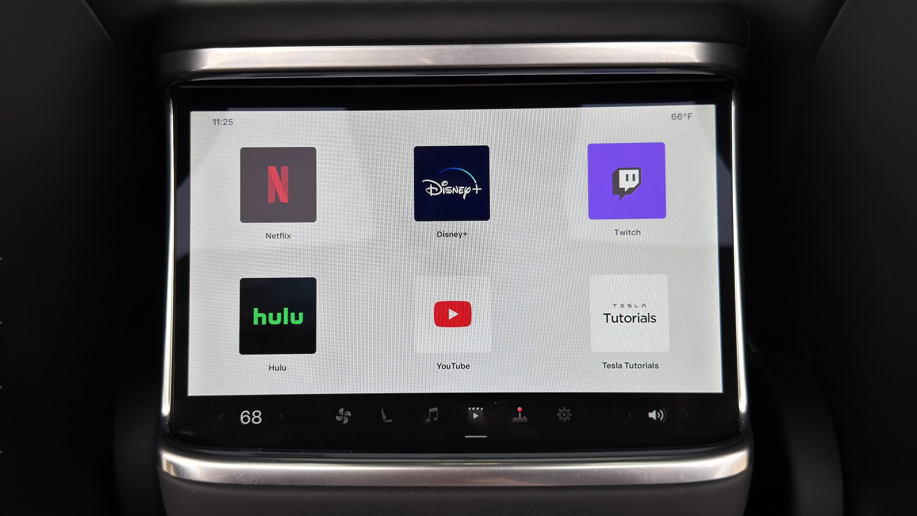 Used 2023 Tesla Model X image 40