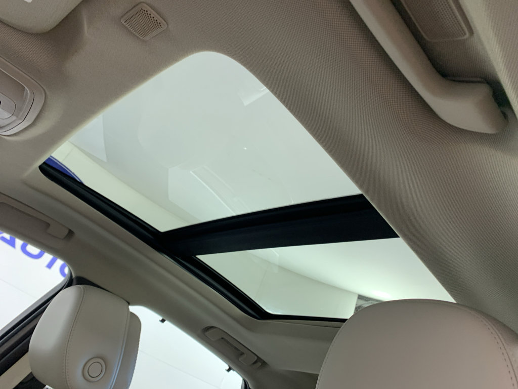Used 2013 Cadillac XTS Premium FWD image 30