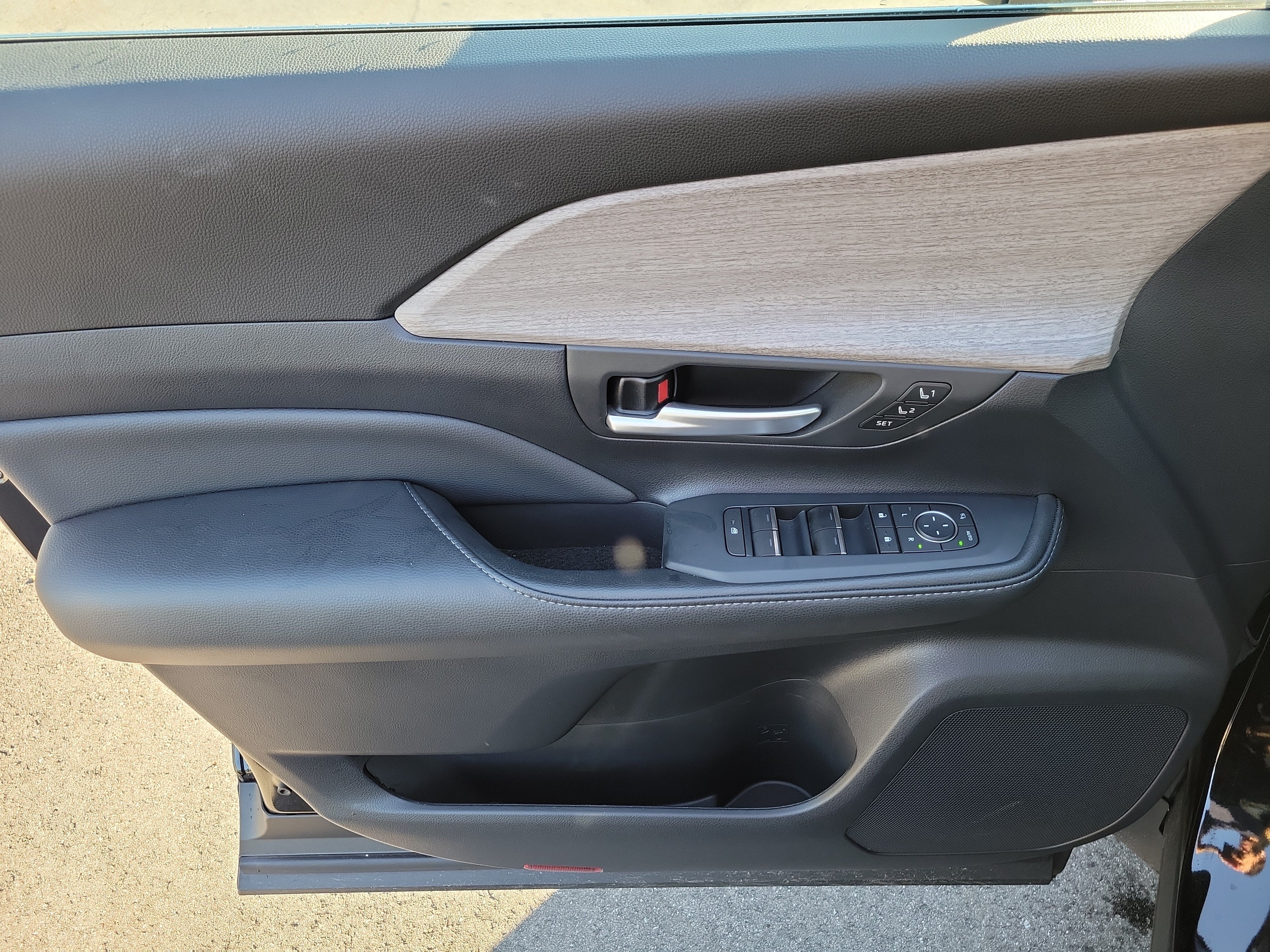 Used 2025 Toyota Grand Highlander AWD Hybrid image 19