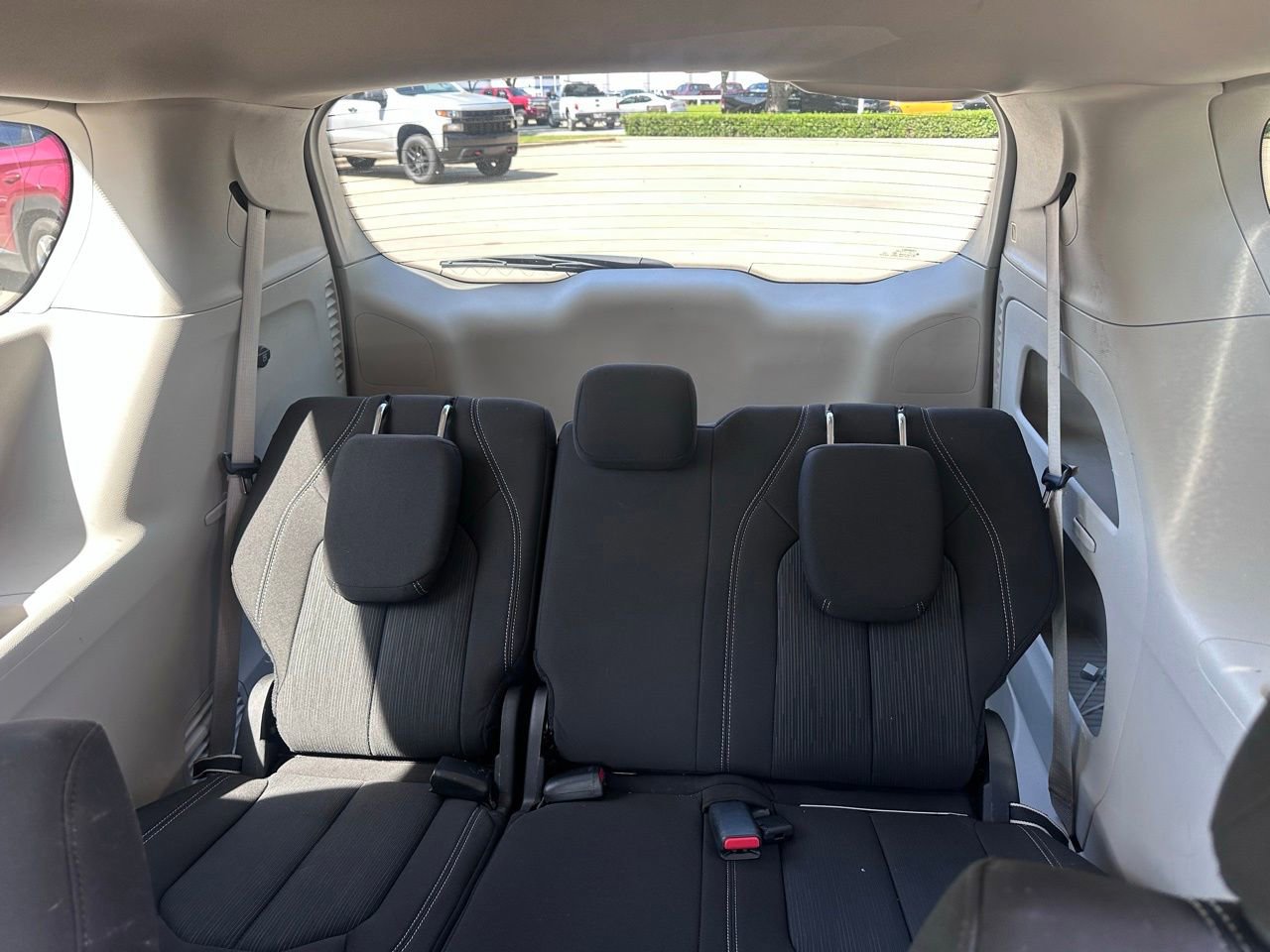 Used 2023 Chrysler Voyager LX FWD image 18