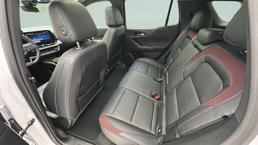 Used 2025 Chevrolet Equinox RS w/ Safety and Technology Package AWD/4WD image 9