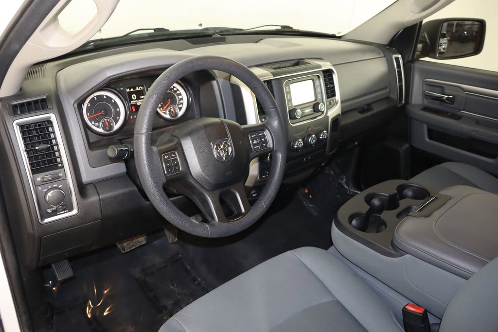 Used 2019 RAM 1500 Classic SLT image 17