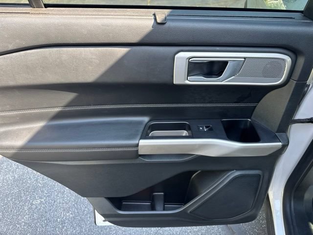 Used 2023 Ford Explorer Limited w/ Equipment Group 301A AWD/4WD image 12