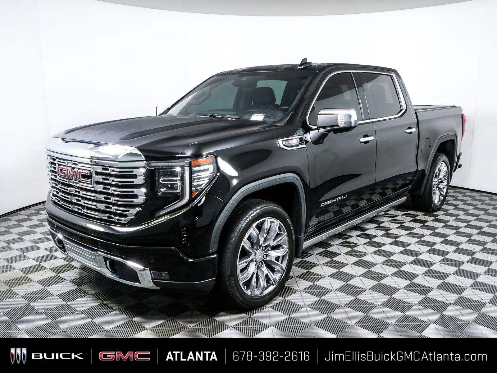 Used 2024 GMC Sierra 1500 Denali AWD/4WD image 1