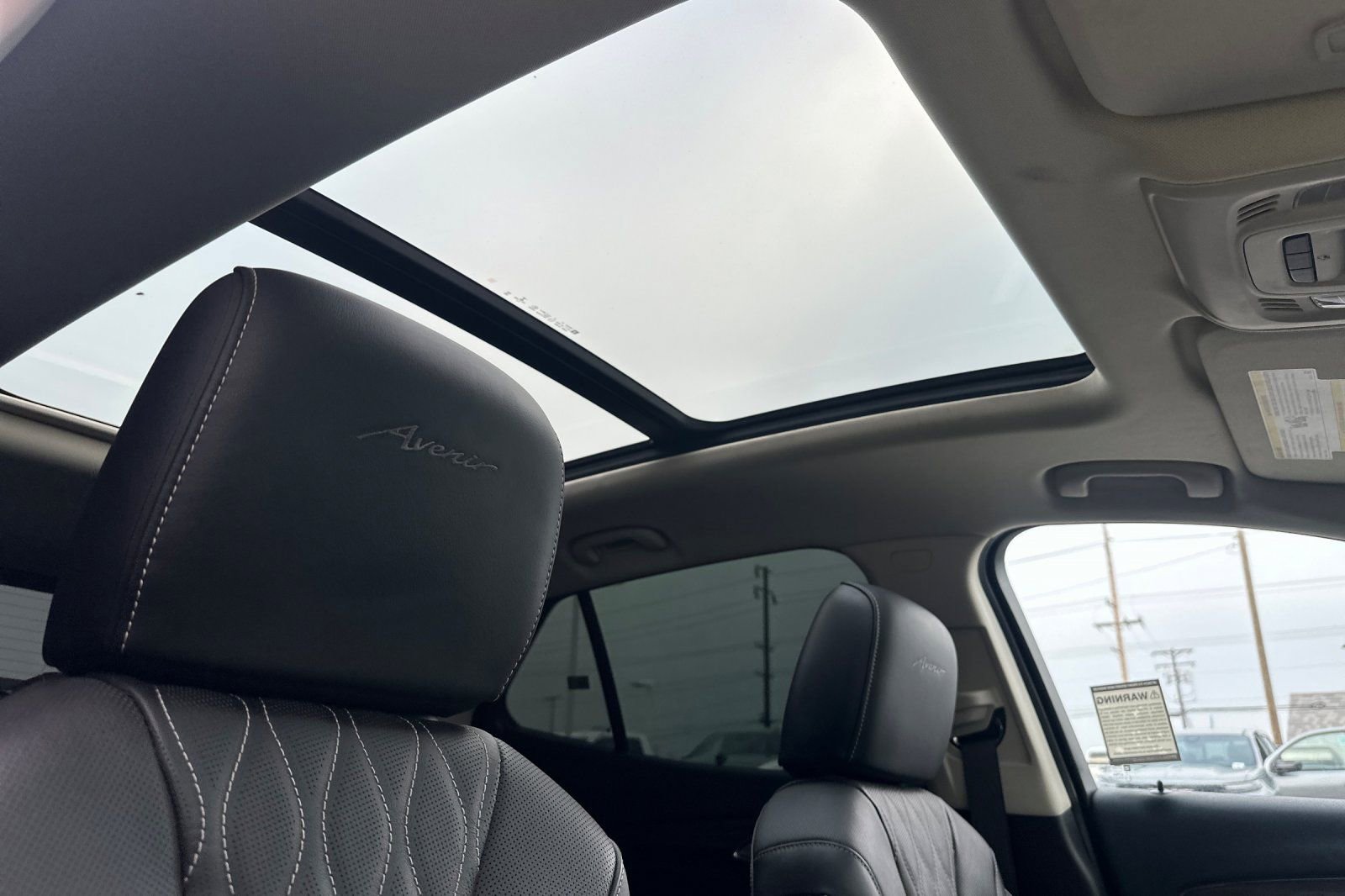 Used 2022 Buick Envision Avenir w/ Safety Package image 21