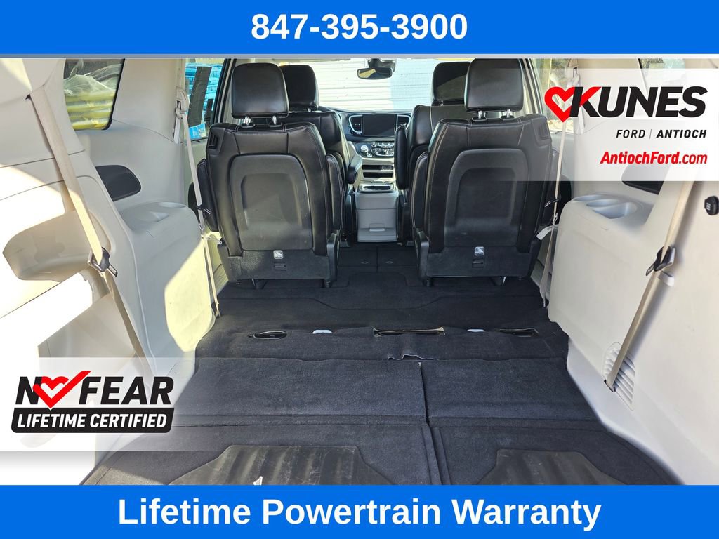 Used 2024 Chrysler Pacifica Touring-L FWD image 35