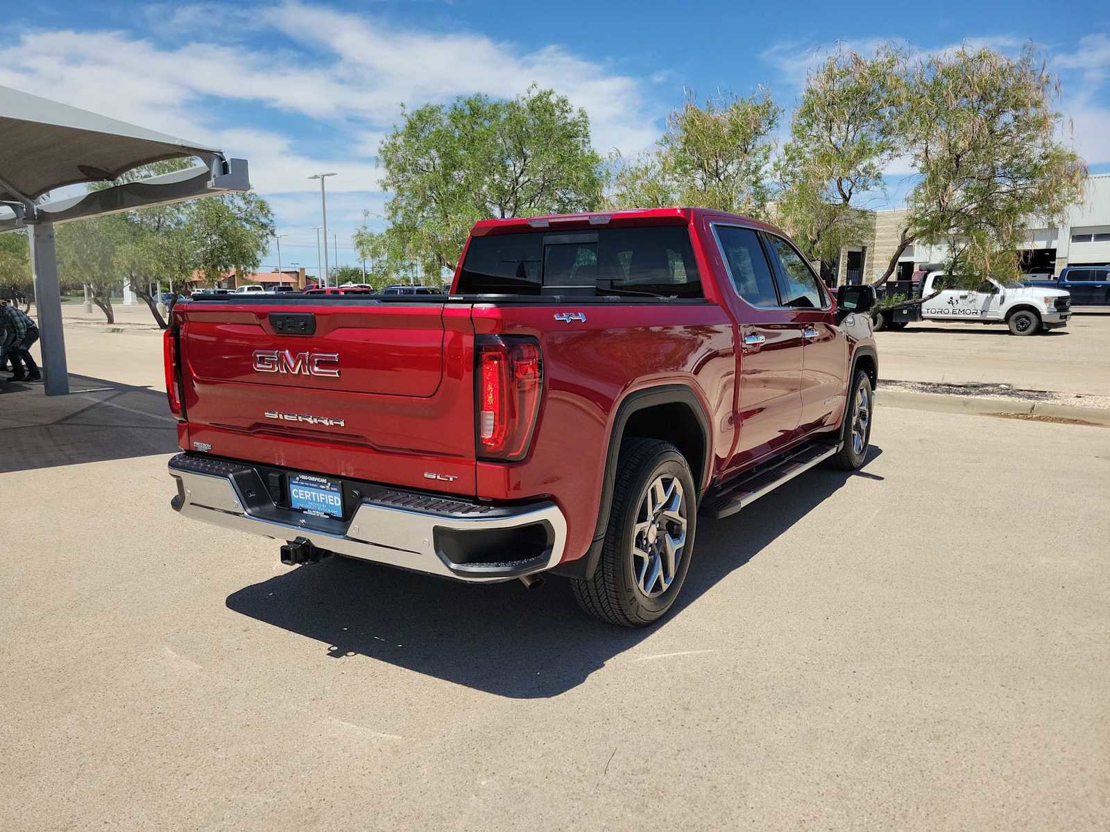 Used 2024 GMC Sierra 1500 SLT image 8