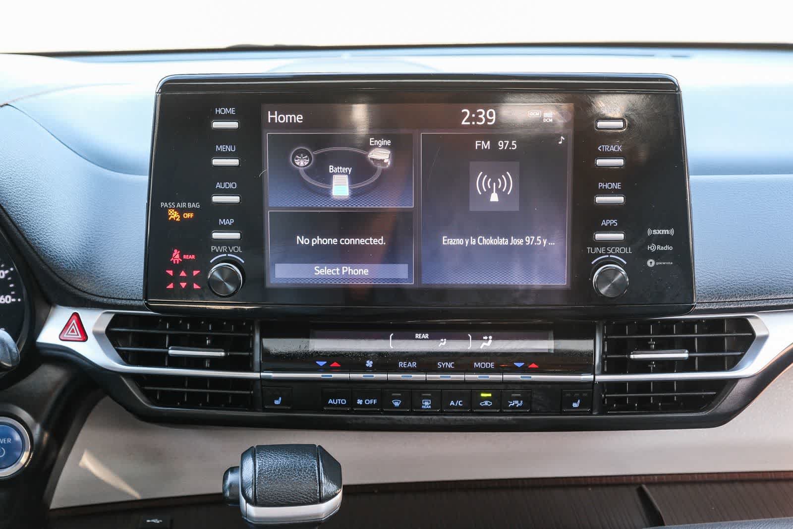 Certified 2024 Toyota Sienna XLE FWD image 14