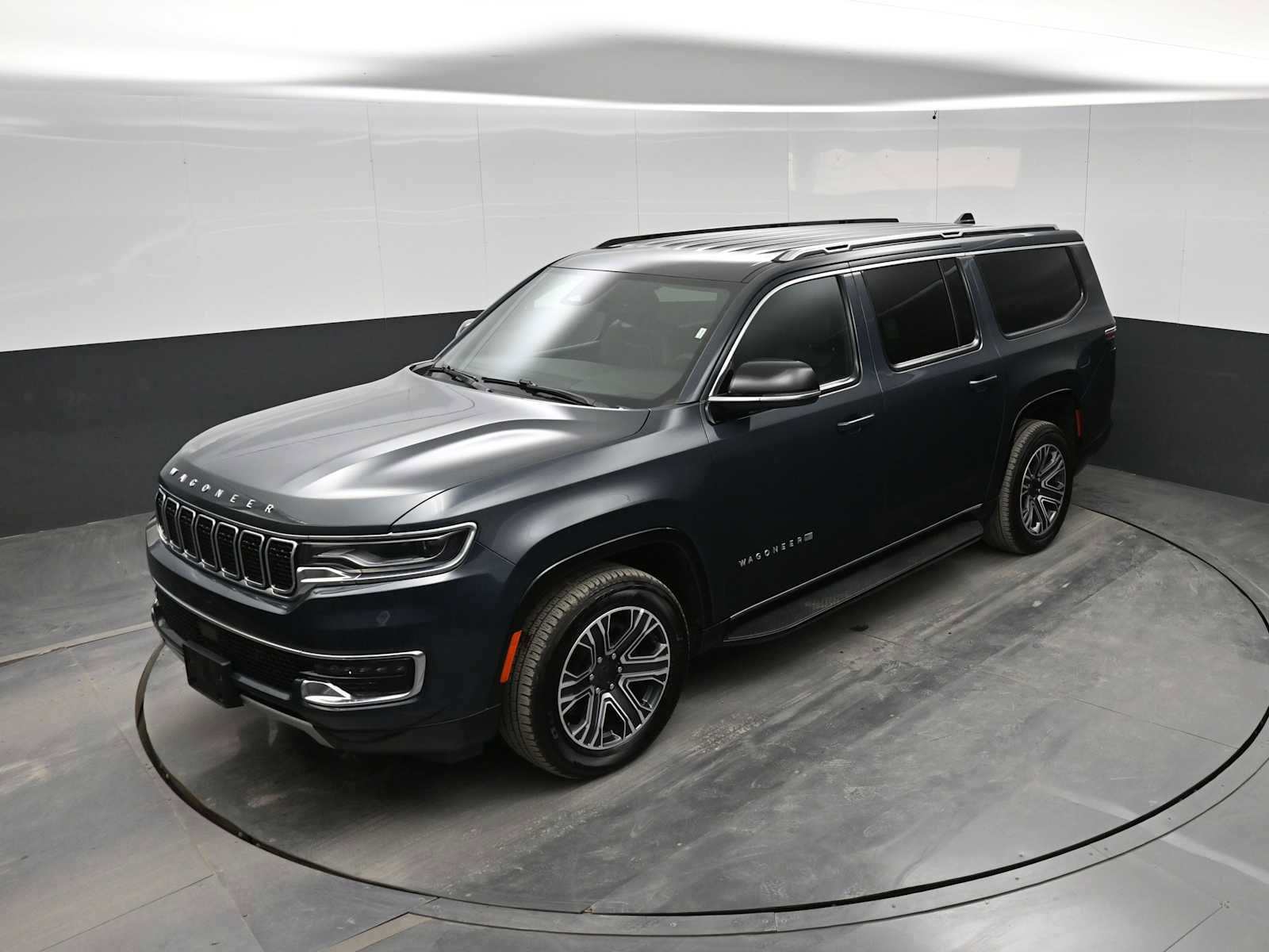 Used 2024 Jeep Wagoneer L Series II w/ Flexible Seating Group image 25