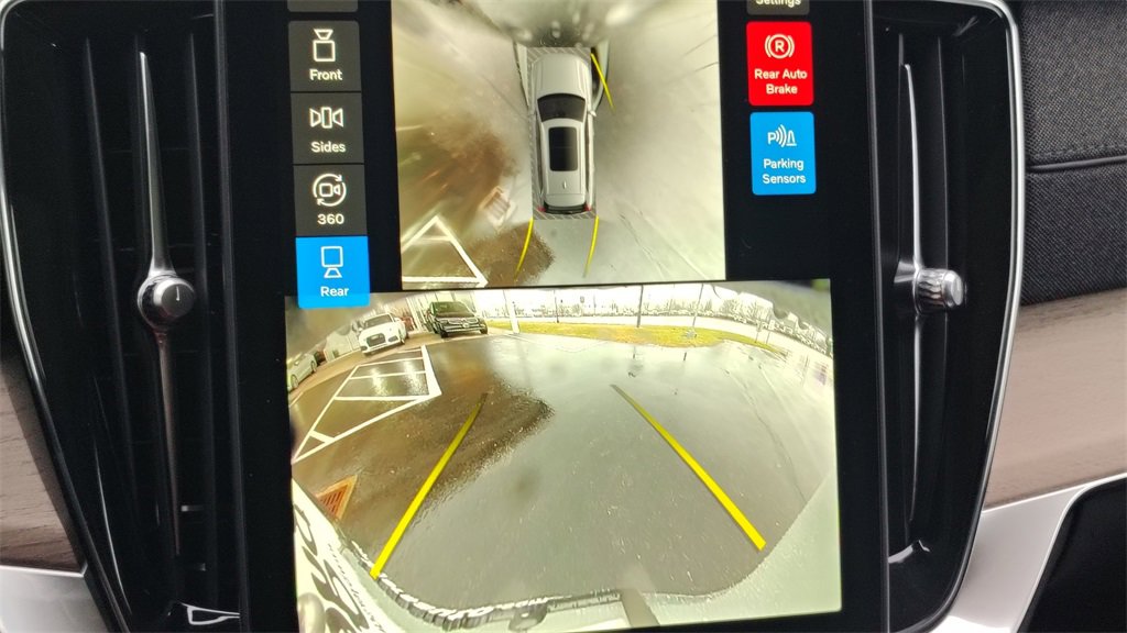 New 2026 Volvo XC90 T8 Plus w/ Protection Package Premier image 22