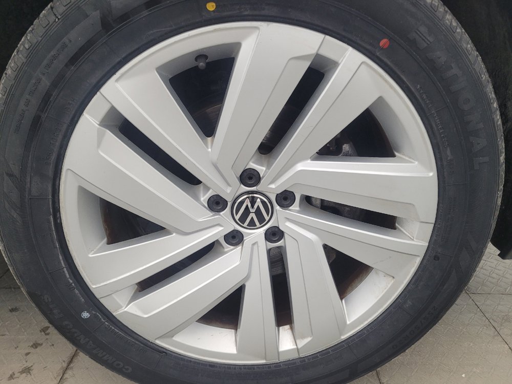 Used 2021 Volkswagen Atlas Cross Sport SE w/ V6 Towing Package FWD image 31