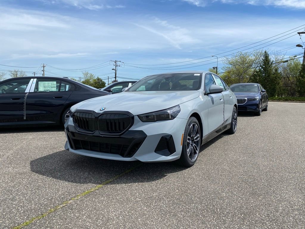 New 2026 BMW 530i xDrive AWD/4WD image 1