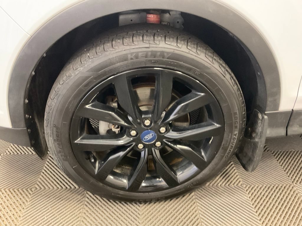 Used 2018 Ford Escape SE w/ SE Sport Appearance Package AWD/4WD image 9