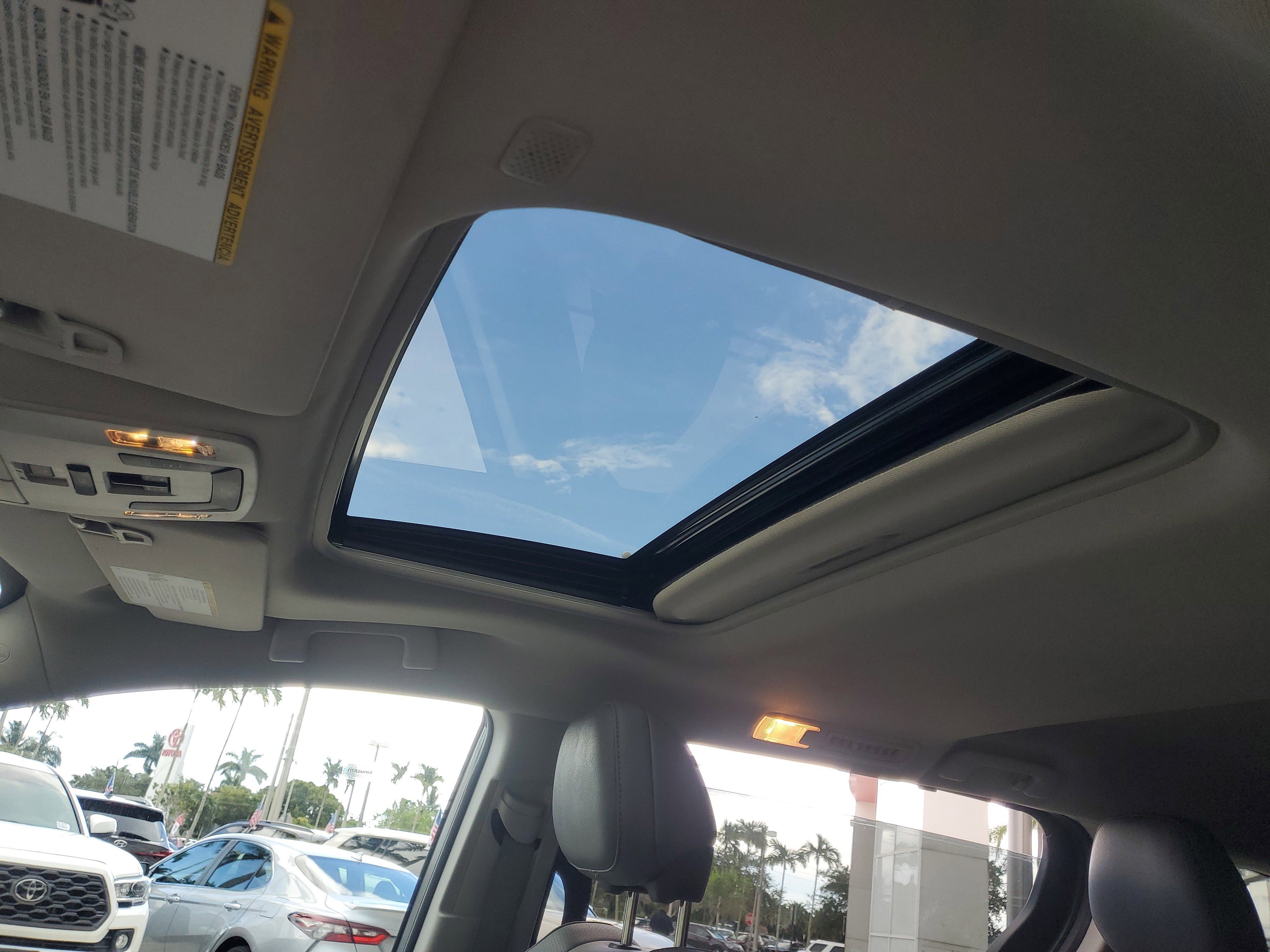 Used 2023 Toyota Sienna XLE image 20