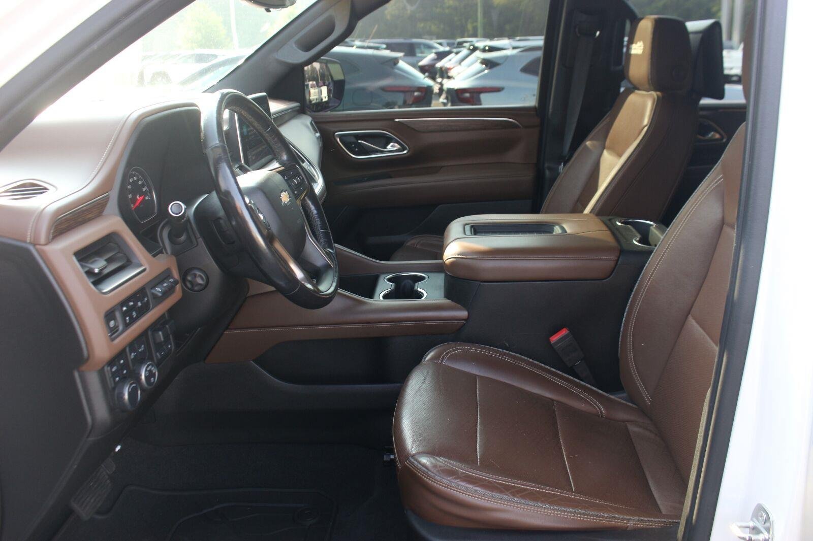 Used 2021 Chevrolet Tahoe High Country w/ Premium Package AWD/4WD image 15