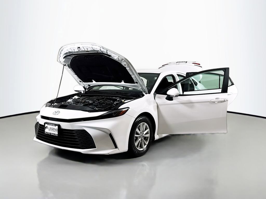 Used 2025 Toyota Camry LE FWD image 17