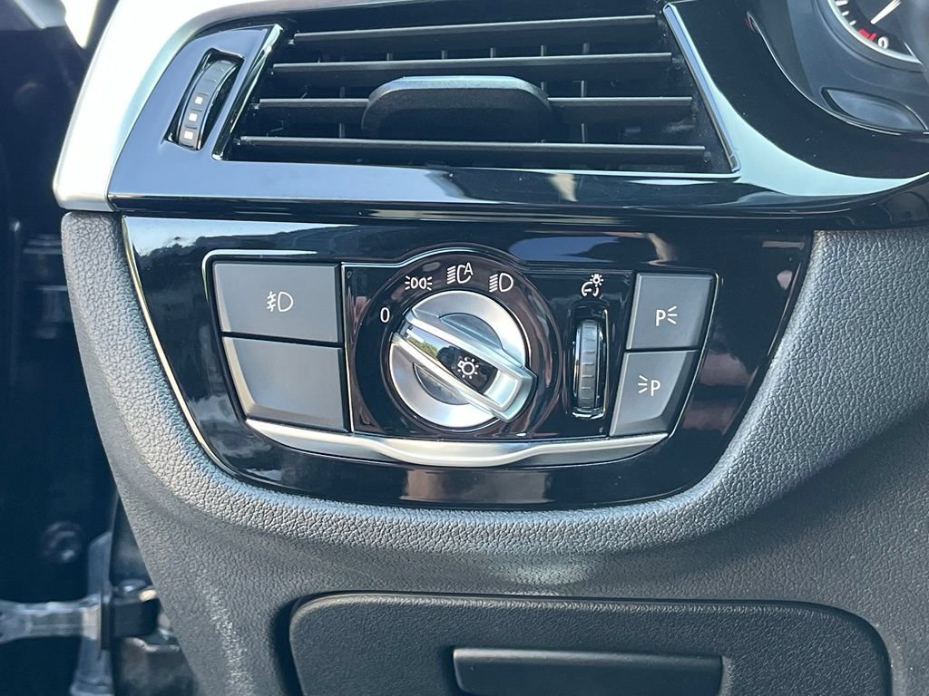 Used 2018 BMW 540i xDrive AWD/4WD image 36