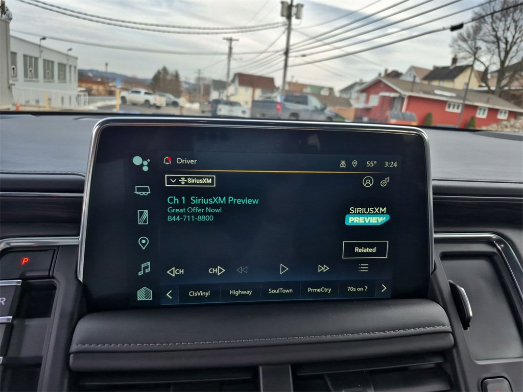 Used 2024 Chevrolet Suburban Z71 w/ Luxury Package image 23