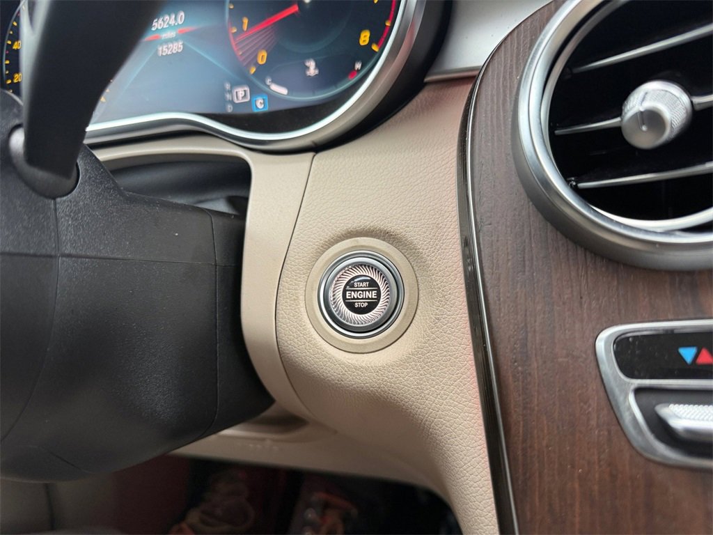 Used 2022 Mercedes-Benz GLC 300 4MATIC image 29