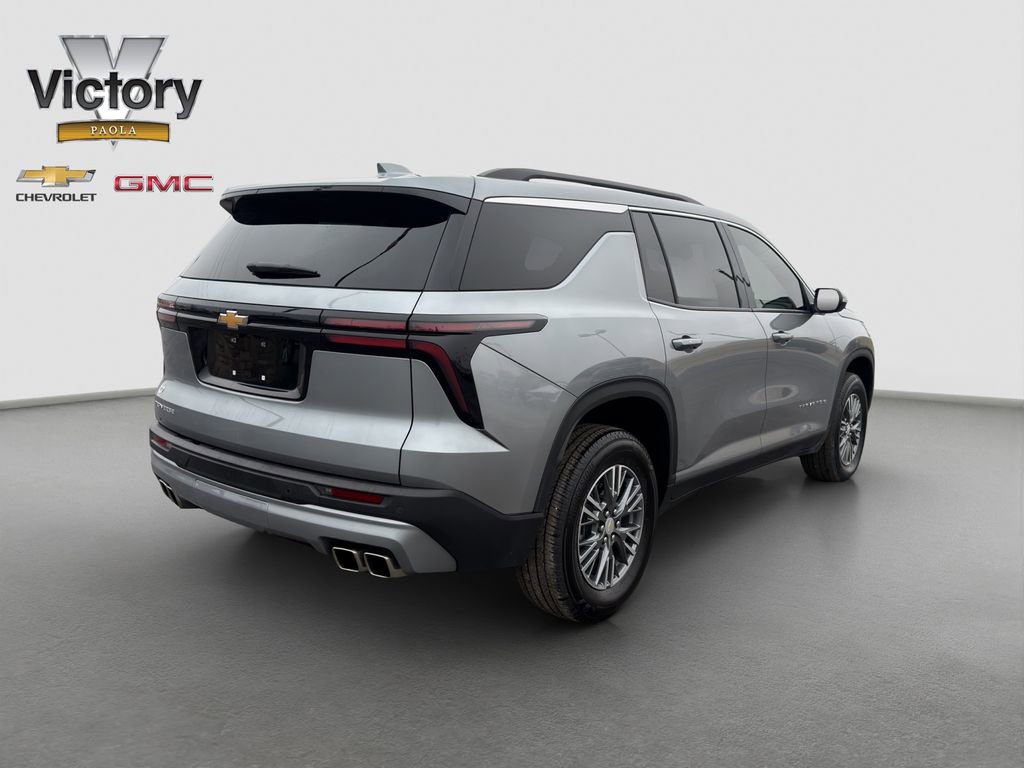 Used 2025 Chevrolet Traverse LT image 6